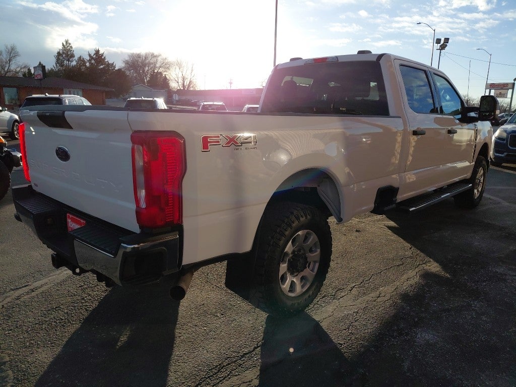 2023 Ford F-350 Base