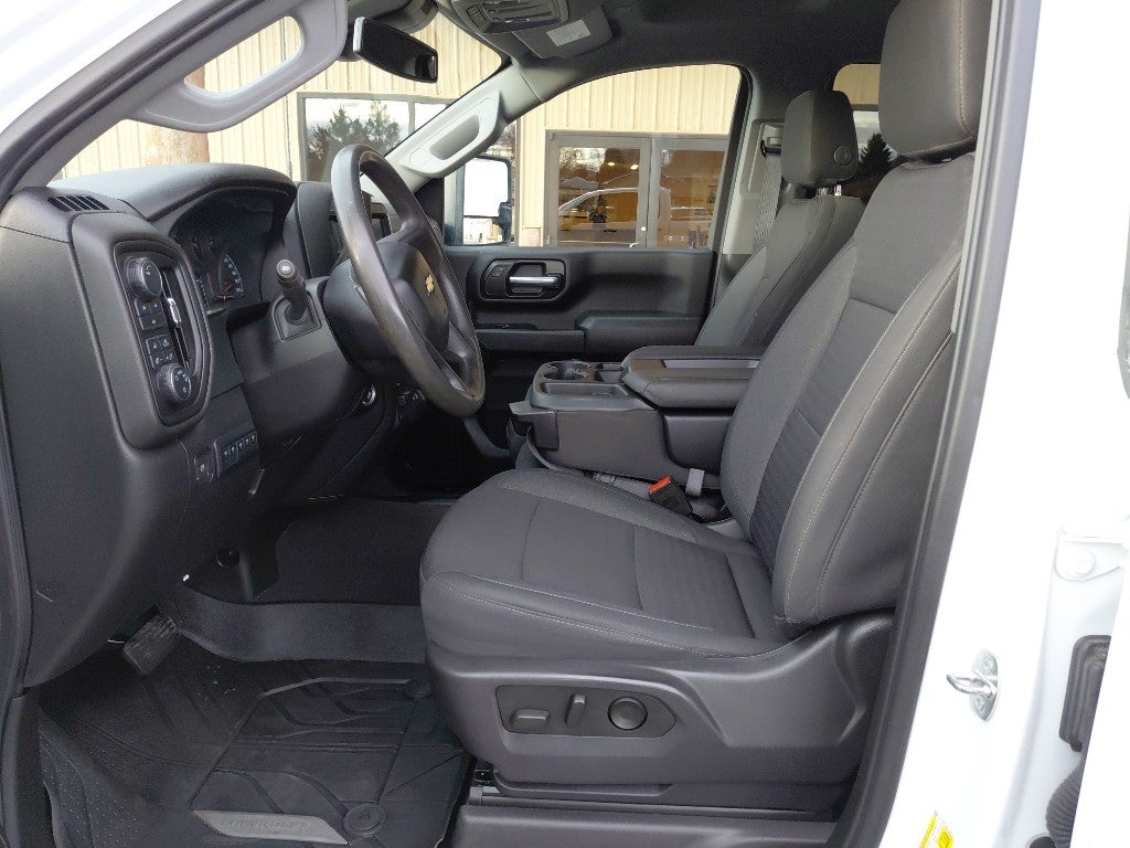 2024 Chevrolet Silverado Custom