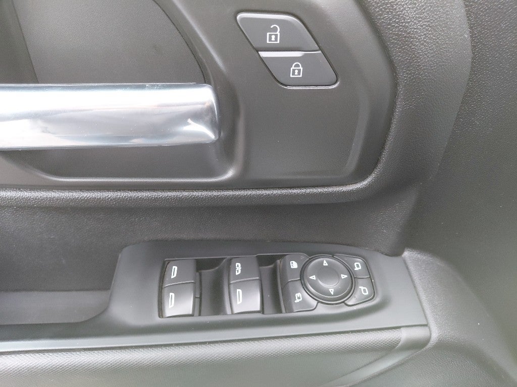 2024 Chevrolet Silverado Custom