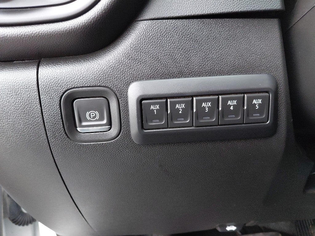 2024 Chevrolet Silverado Custom