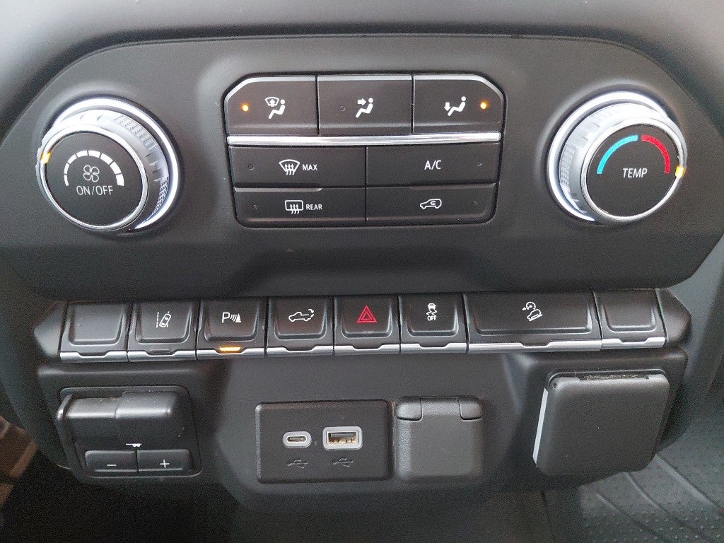 2024 Chevrolet Silverado Custom