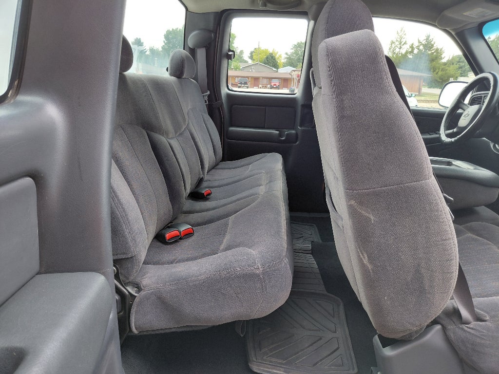 2002 Chevrolet Silverado Base