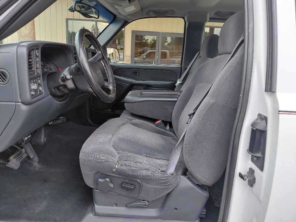2002 Chevrolet Silverado Base
