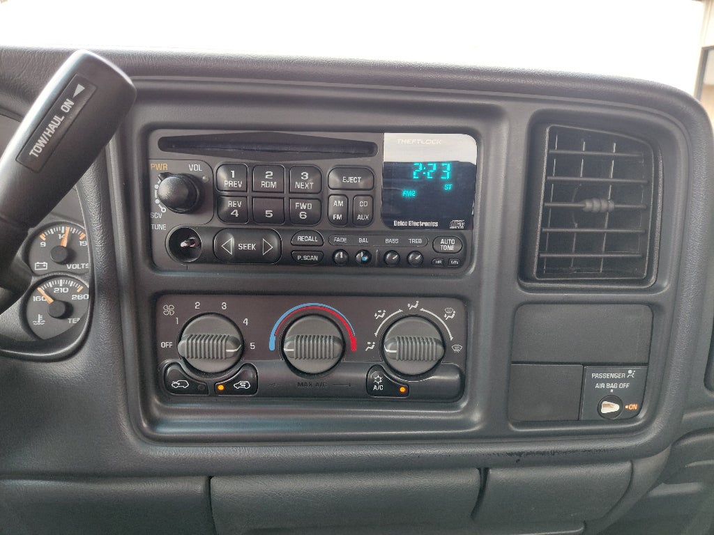 2002 Chevrolet Silverado Base