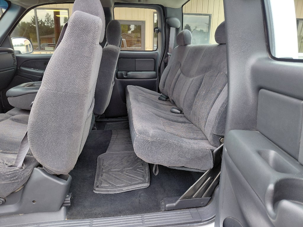 2002 Chevrolet Silverado Base