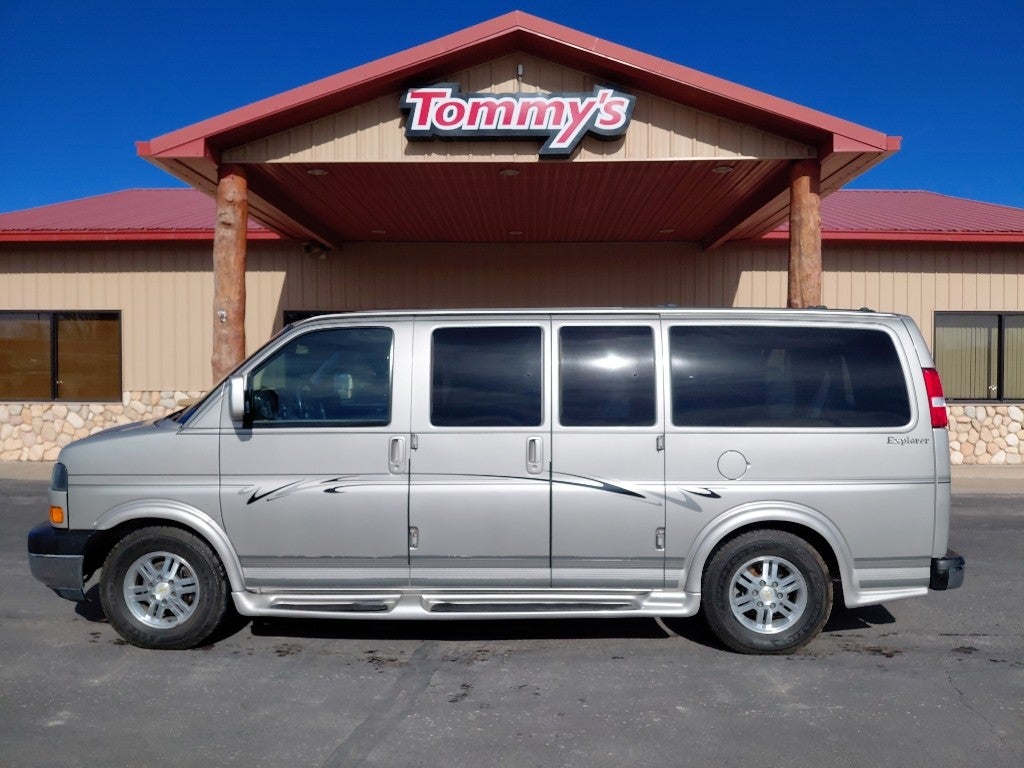 2005 GMC Savana Base