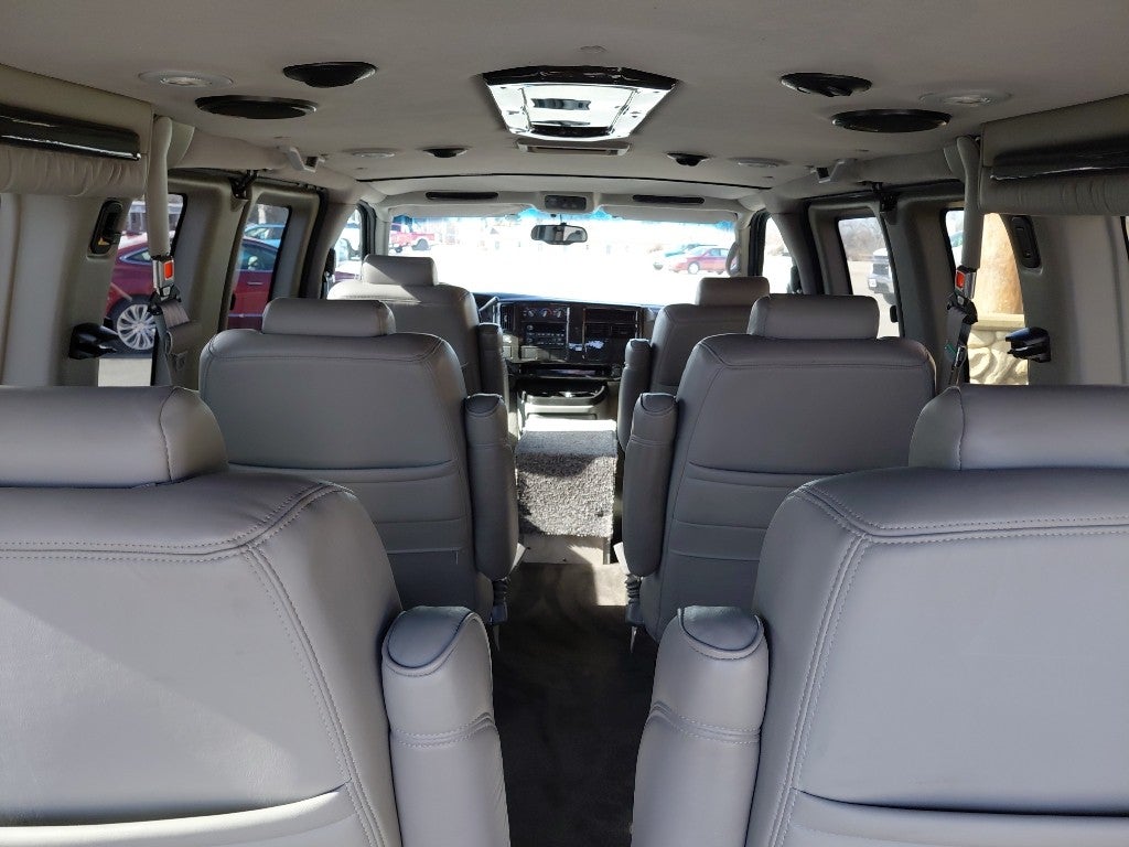 2005 GMC Savana Base