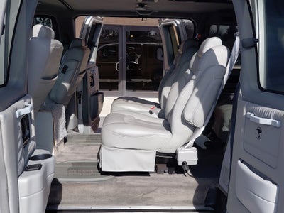 2005 GMC Savana Base