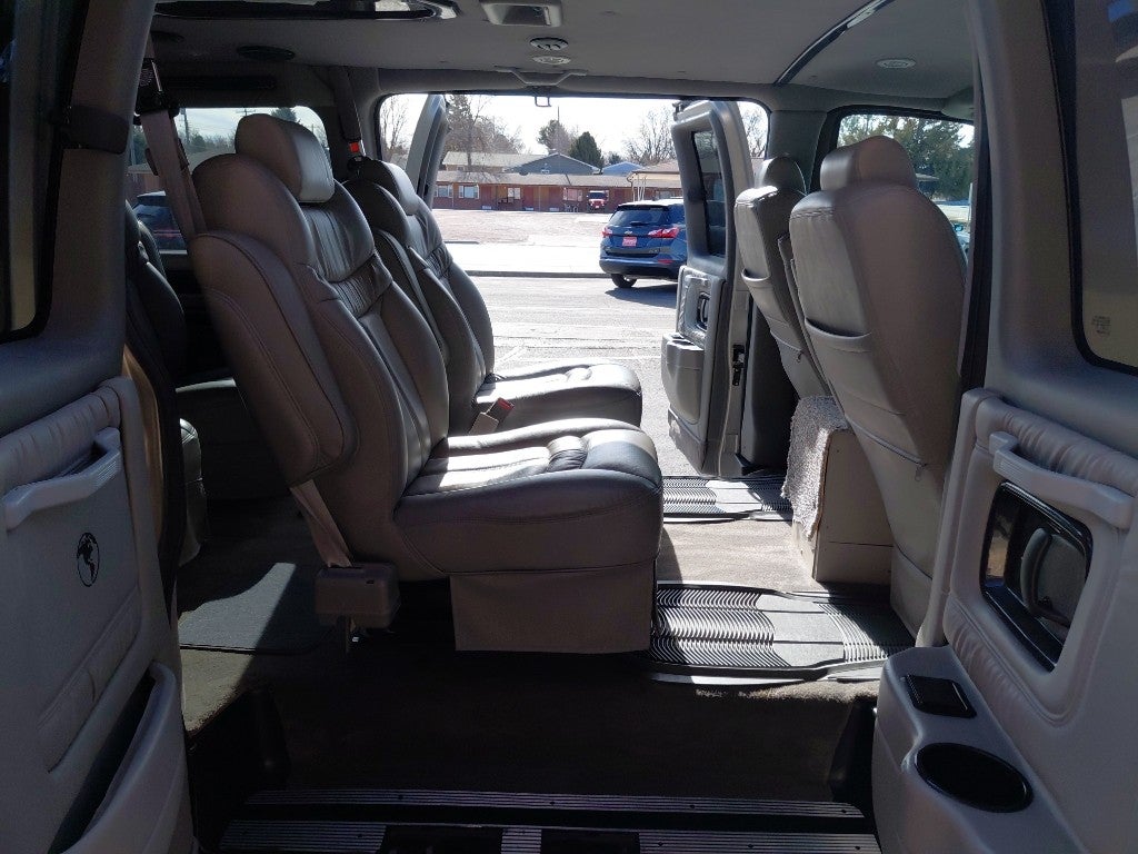 2005 GMC Savana Base