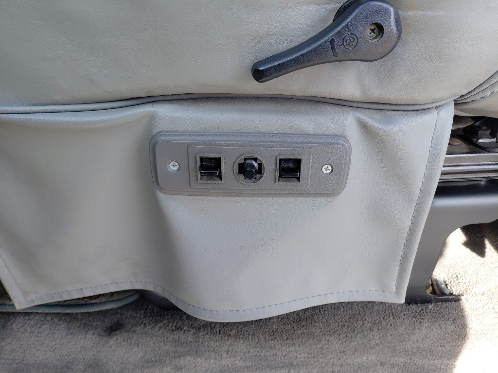 2005 GMC Savana Base