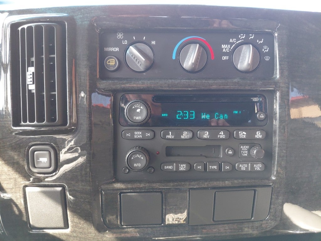 2005 GMC Savana Base