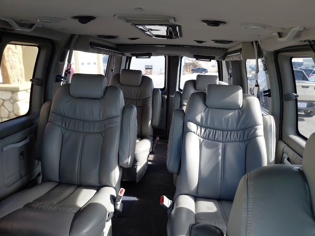 2005 GMC Savana Base