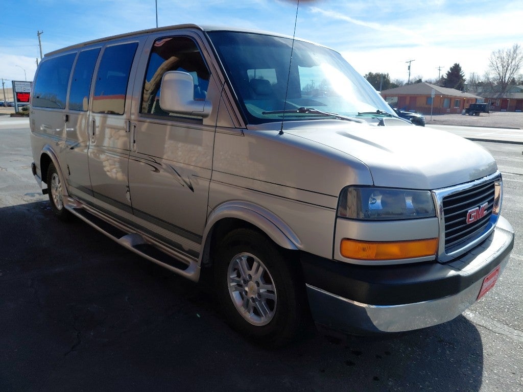 2005 GMC Savana Base