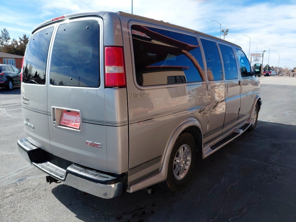 2005 GMC Savana Base