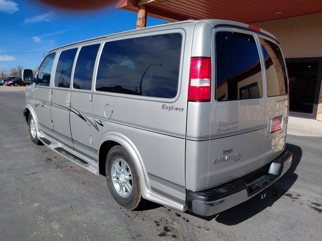 2005 GMC Savana Base