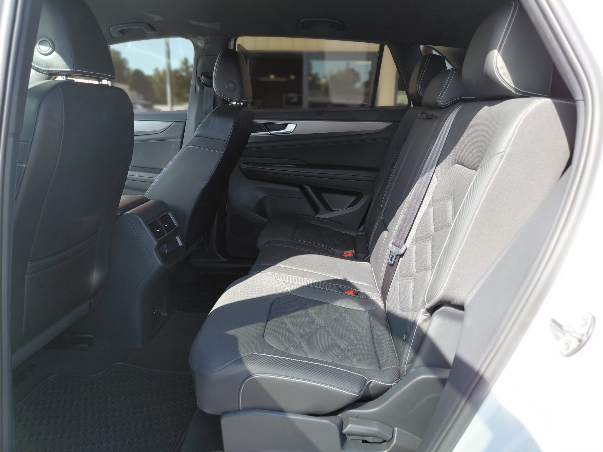 2025 Volkswagen Atlas Cross Sport SE w/Technology 4Motion