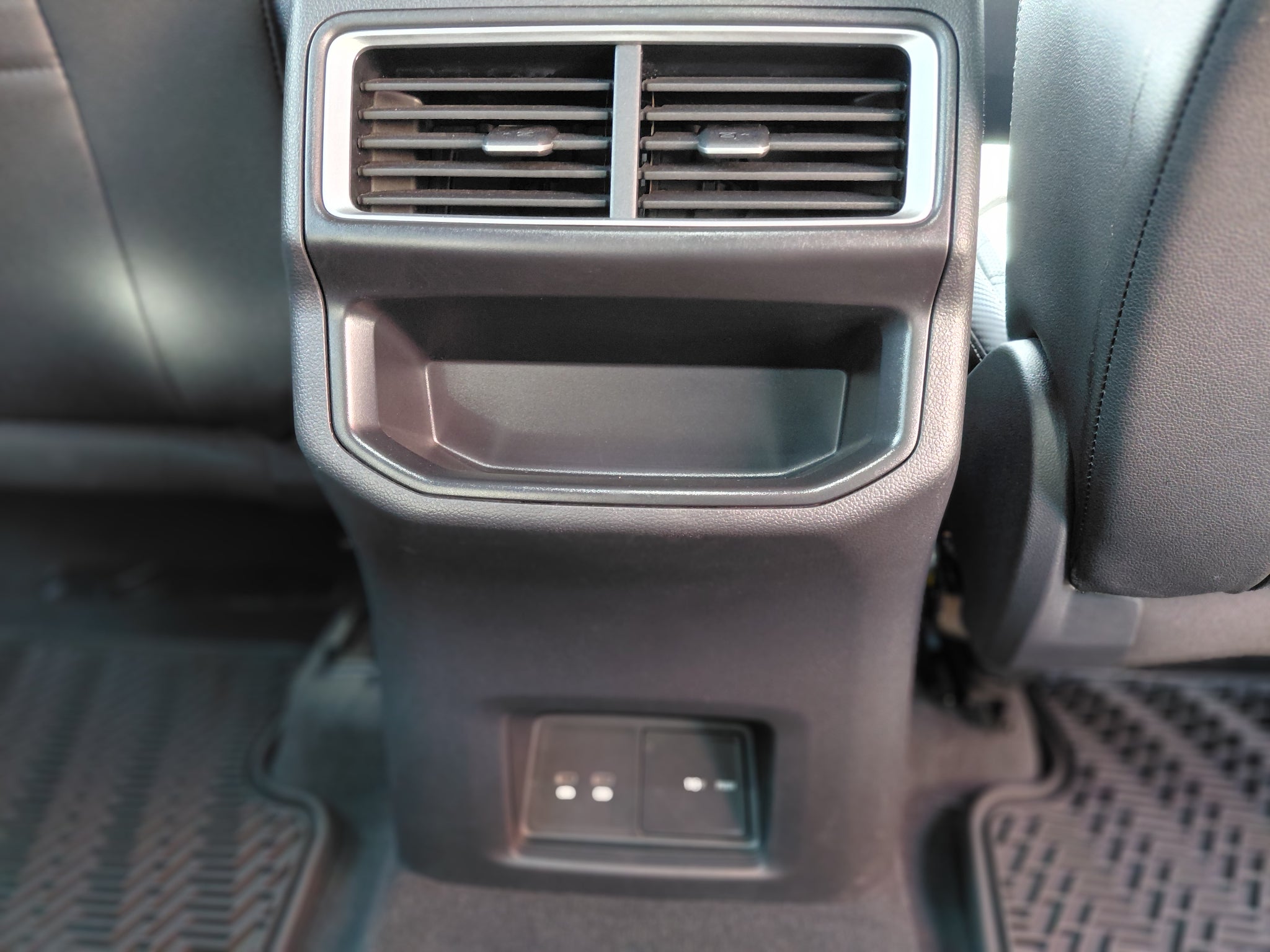 2025 Volkswagen Atlas Cross Sport SE w/Technology 4Motion