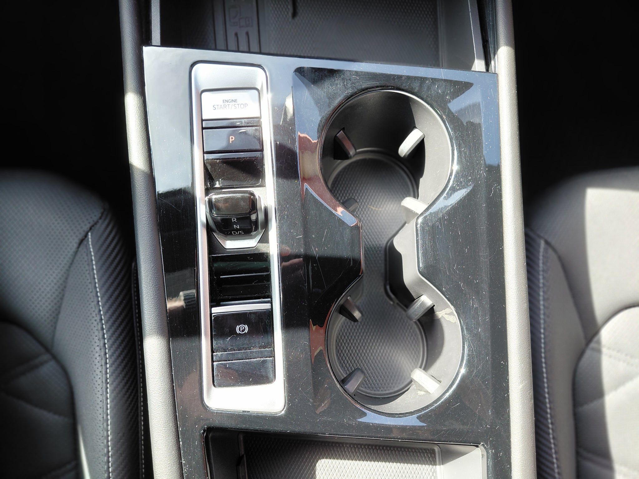 2025 Volkswagen Atlas Cross Sport SE w/Technology 4Motion