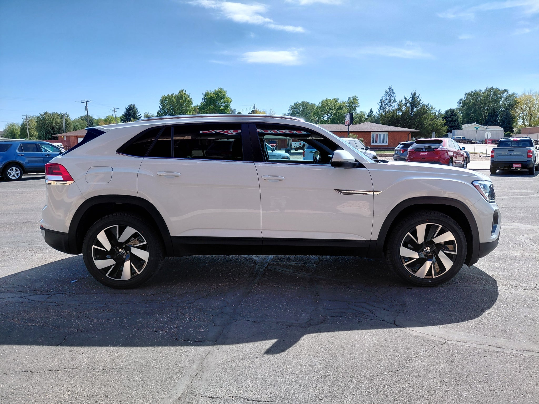 2025 Volkswagen Atlas Cross Sport SE w/Technology 4Motion