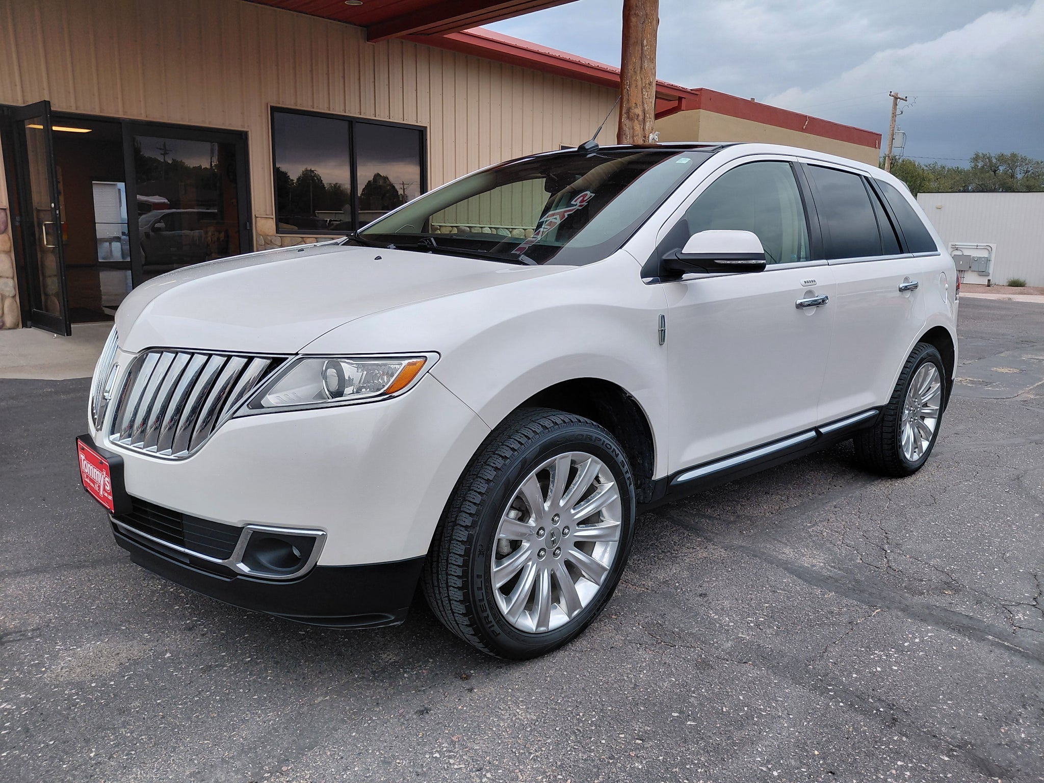 Used 2015 Lincoln MKX Base with VIN 2LMDJ8JK4FBL21947 for sale in Chadron, NE